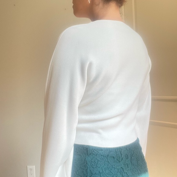 Zara Knit Ivory Cropped Sweater with flare sleeves - Picture 4 of 12